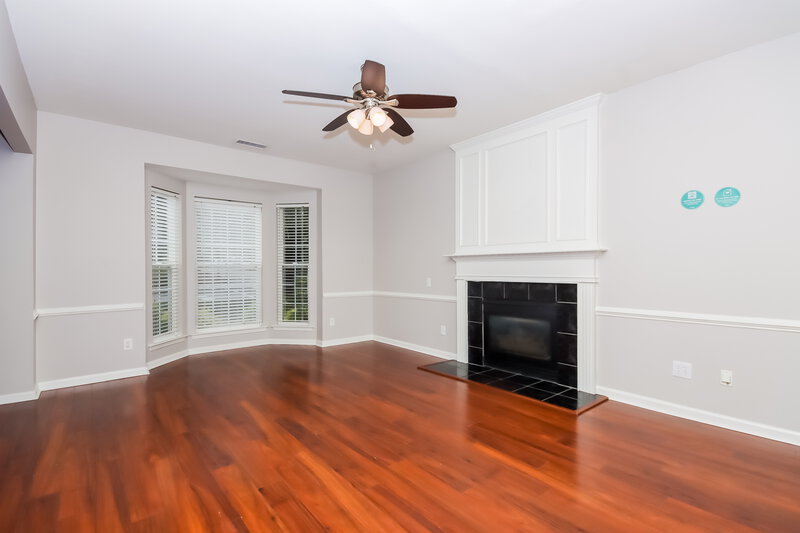 2,160/Mo, 6003 Creekview Ct Harrisburg, NC 28075 Living Room View 3