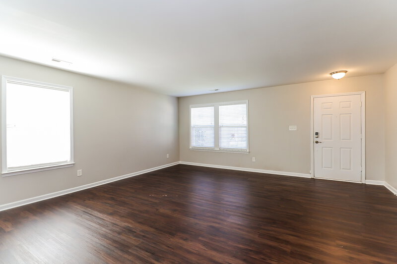 2,150/Mo, 1115 Jade Glen Dr Charlotte, NC 28262 Living Room View 2