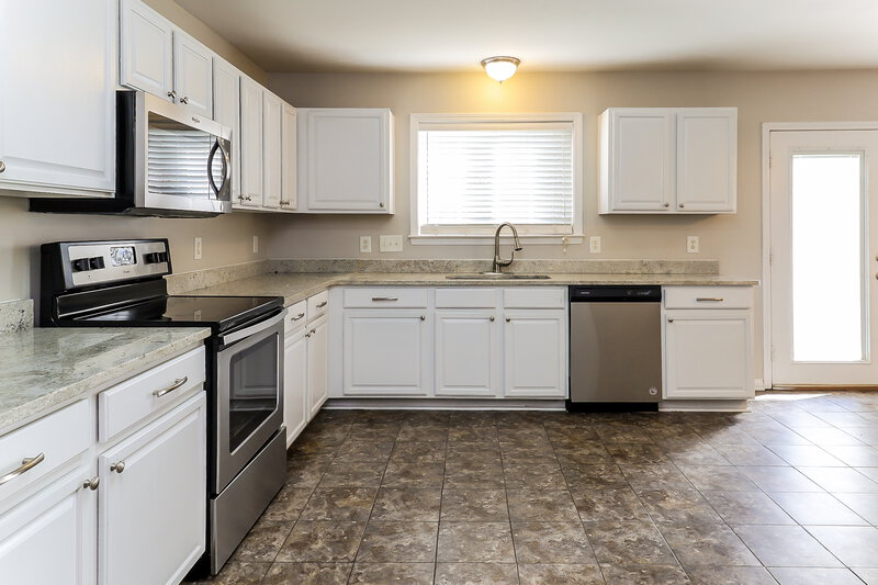 2,150/Mo, 1115 Jade Glen Dr Charlotte, NC 28262 Kitchen View 2