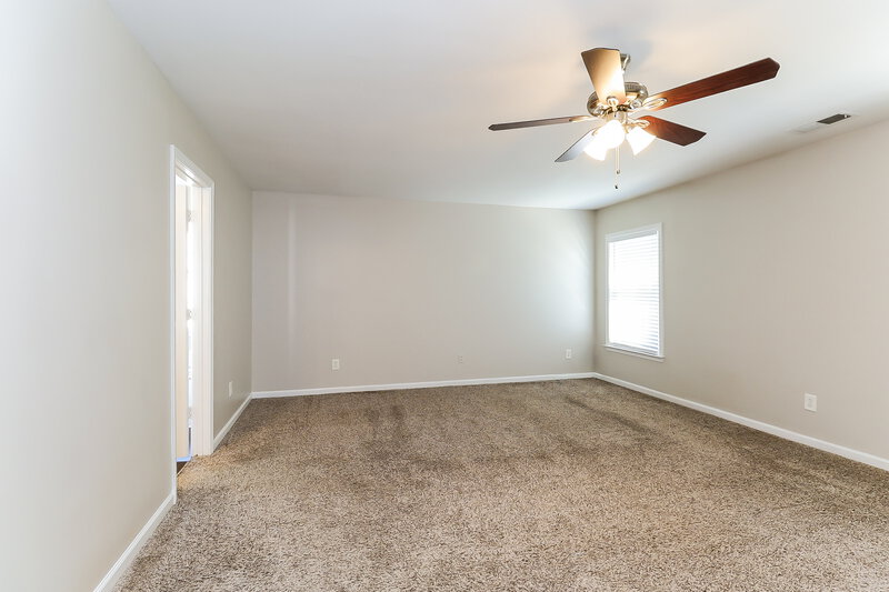 2,150/Mo, 1115 Jade Glen Dr Charlotte, NC 28262 Main Bedroom View 2