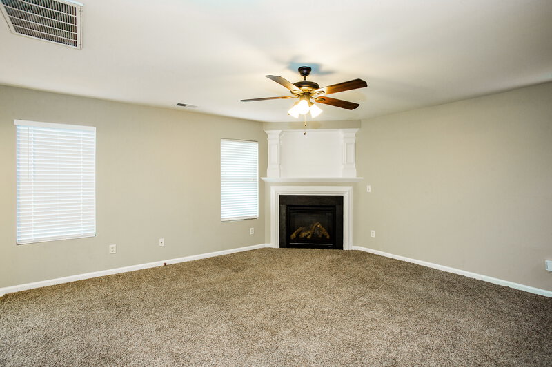 1,875/Mo, 9332 Macquarie Ln Charlotte, NC 28227 Living Room View 2