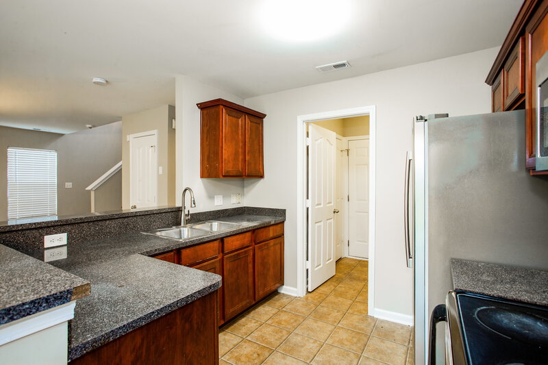 1,875/Mo, 9332 Macquarie Ln Charlotte, NC 28227 Kitchen View