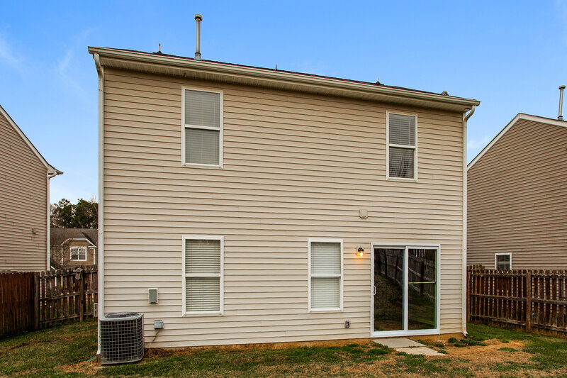 1,875/Mo, 9332 Macquarie Ln Charlotte, NC 28227 Rear View 2