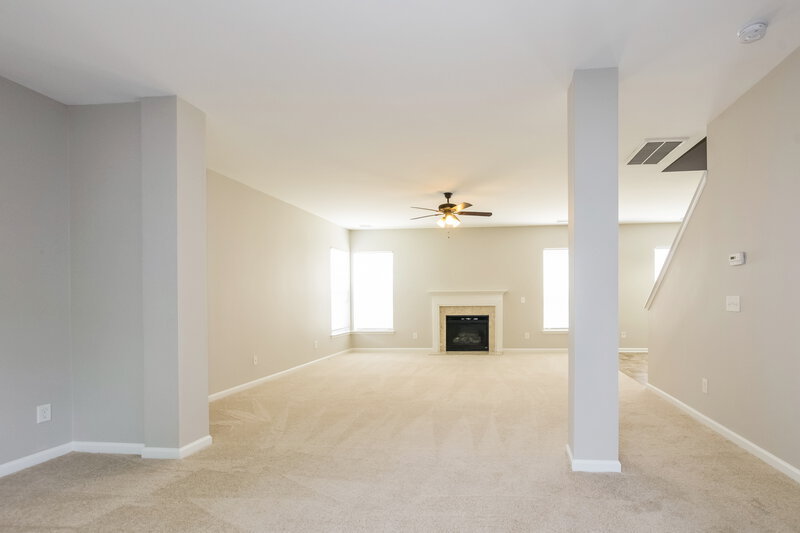 2,035/Mo, 8923 Goldfields Dr Charlotte, NC 28227 Living Room View