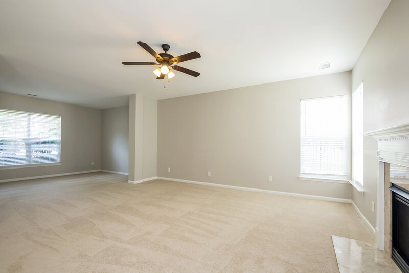 2,035/Mo, 8923 Goldfields Dr Charlotte, NC 28227 Living Room View 2