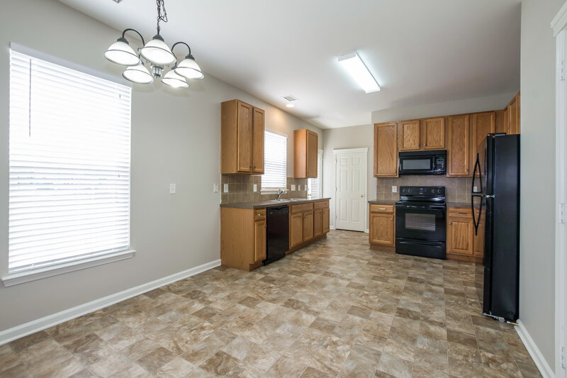 2,035/Mo, 8923 Goldfields Dr Charlotte, NC 28227 Kitchen View