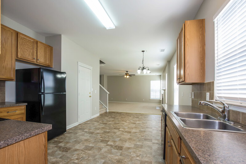 2,035/Mo, 8923 Goldfields Dr Charlotte, NC 28227 Kitchen View 3