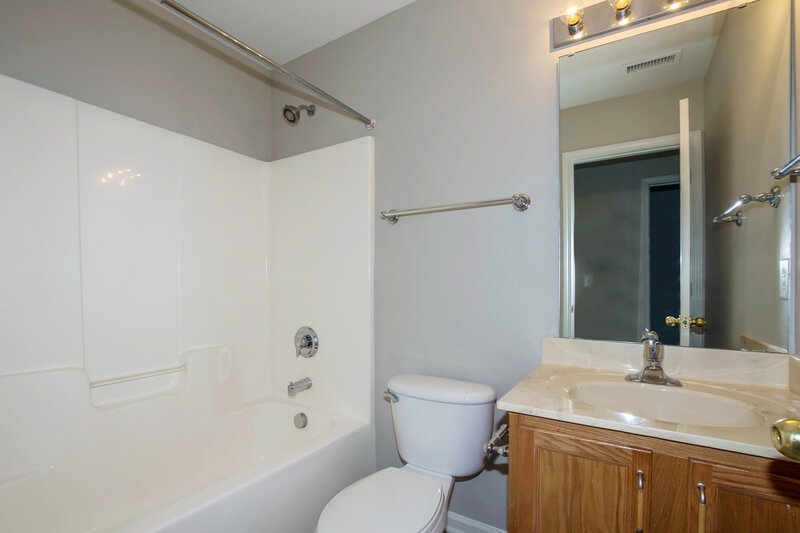 2,035/Mo, 8923 Goldfields Dr Charlotte, NC 28227 Bathroom View 2