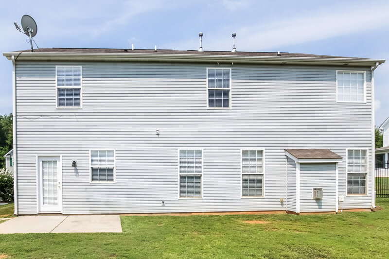 2,035/Mo, 8923 Goldfields Dr Charlotte, NC 28227 Rear View
