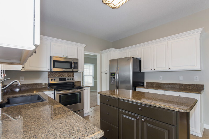 2,660/Mo, 8301 Tonawanda Dr Charlotte, NC 28277 Kitchen View