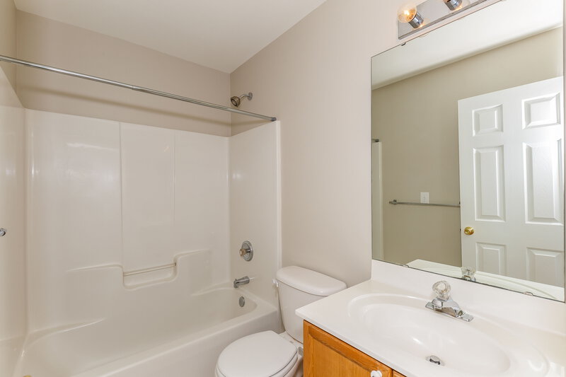 2,270/Mo, 7022 Honey Tree Ln Indian Trail, NC 28079 Bathroomlarge View