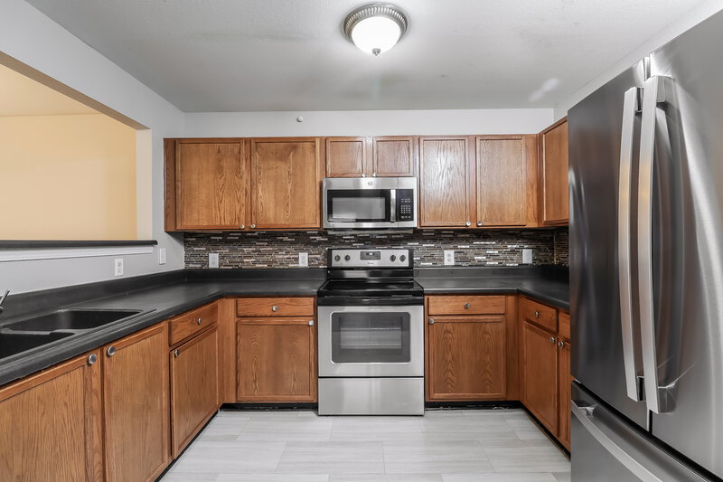 1,950/Mo, 7606 Eben Dr Charlotte, NC 28269 Kitchen View