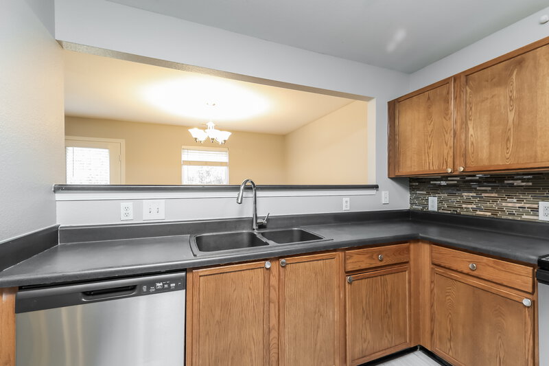 1,950/Mo, 7606 Eben Dr Charlotte, NC 28269 Kitchen View 2