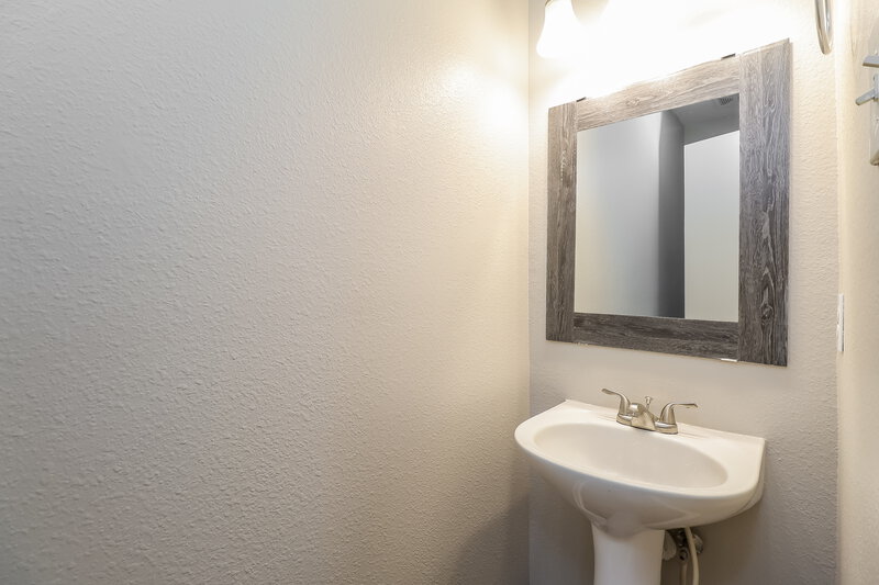 1,950/Mo, 7606 Eben Dr Charlotte, NC 28269 Bathroom View