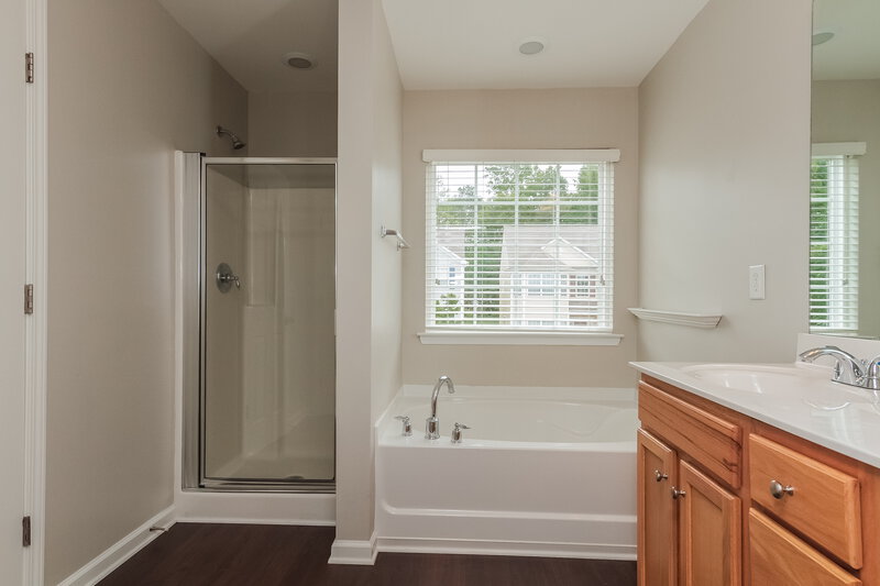 3,430/Mo, 7235 Tanners Creek Dr Huntersville, NC 28078 Master Bathroomlarge View