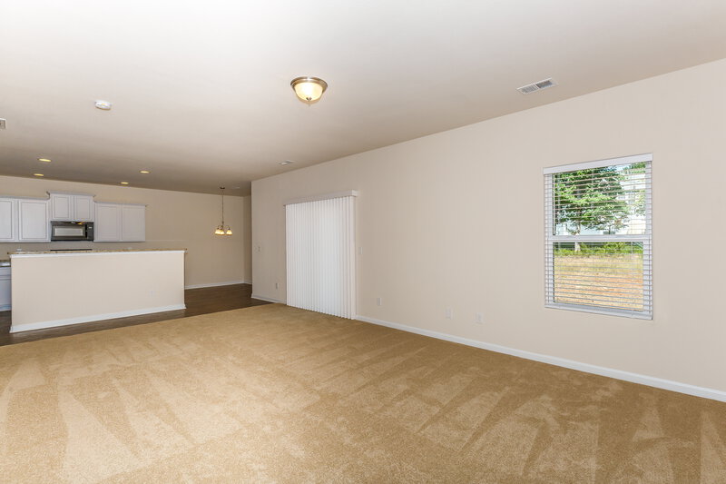 2,200/Mo, 1521 Waylon Ave Gastonia, NC 28054 Living Room View 2