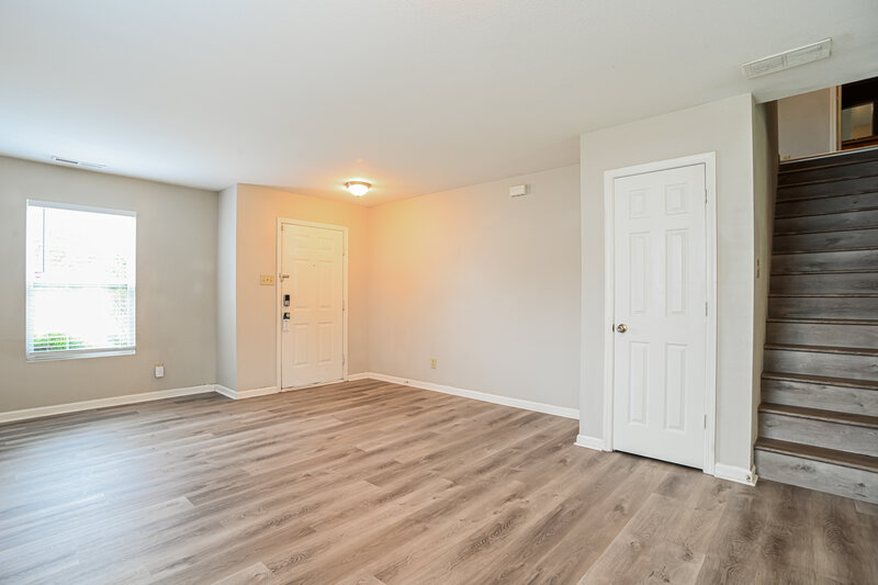 1,970/Mo, 1528 Bray Dr Charlotte, NC 28214 Living Room View 2