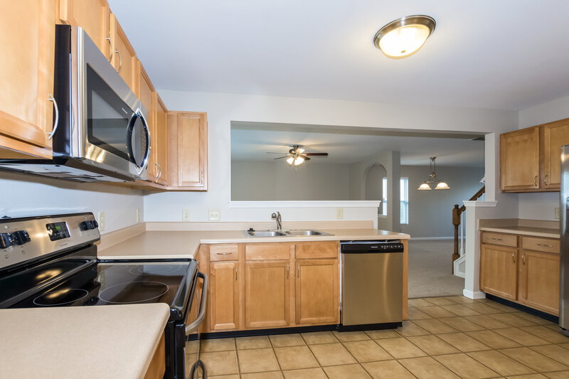 2,050/Mo, 1528 Bray Dr Charlotte, NC 28214 Kitchen View 3