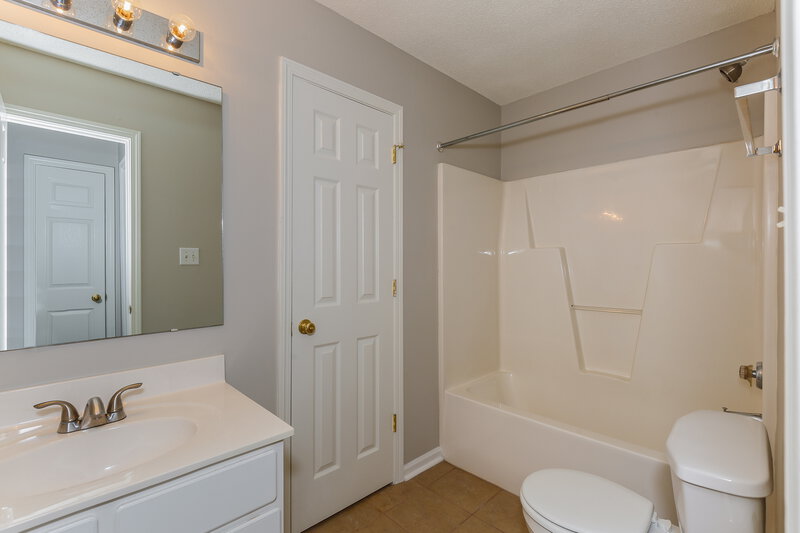 2,125/Mo, 14903 Cane Field Dr Charlotte, NC 28273 Bathroom View