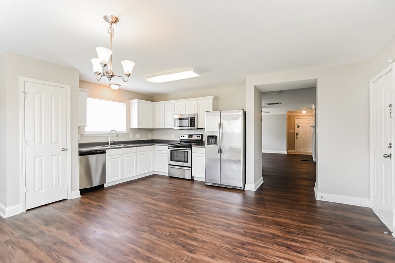 2,260/Mo, 4500 Red Hook Rd Monroe, NC 28110 Kitchen View
