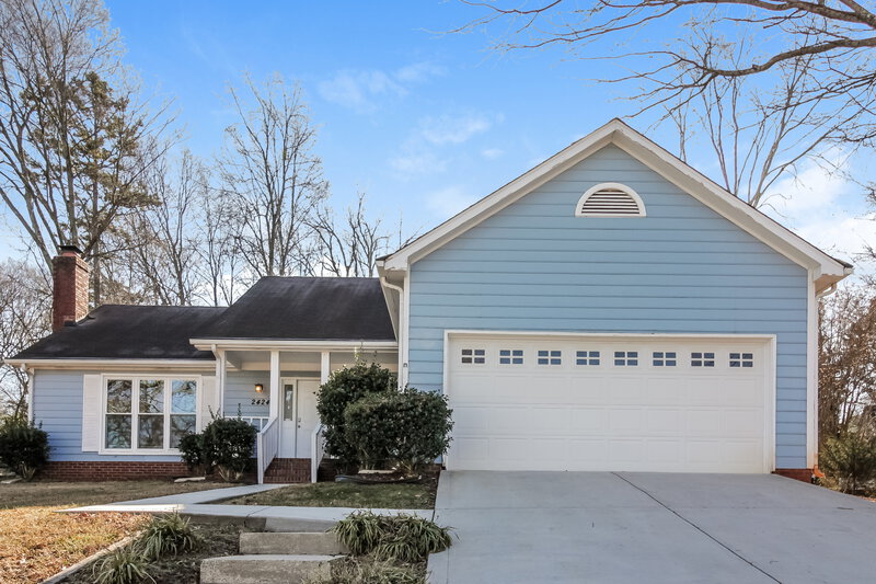 1,760/Mo, 2424 Torrington Ln Charlotte, NC 28262 External View