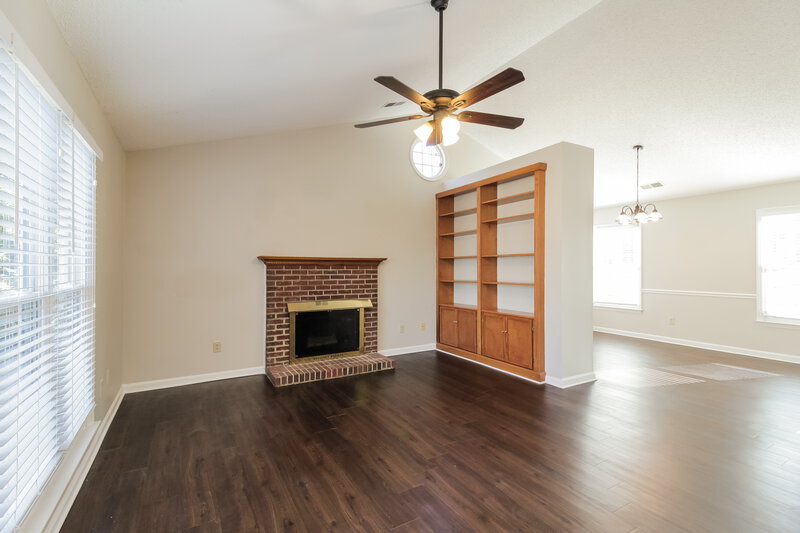 1,760/Mo, 2424 Torrington Ln Charlotte, NC 28262 Living Room View