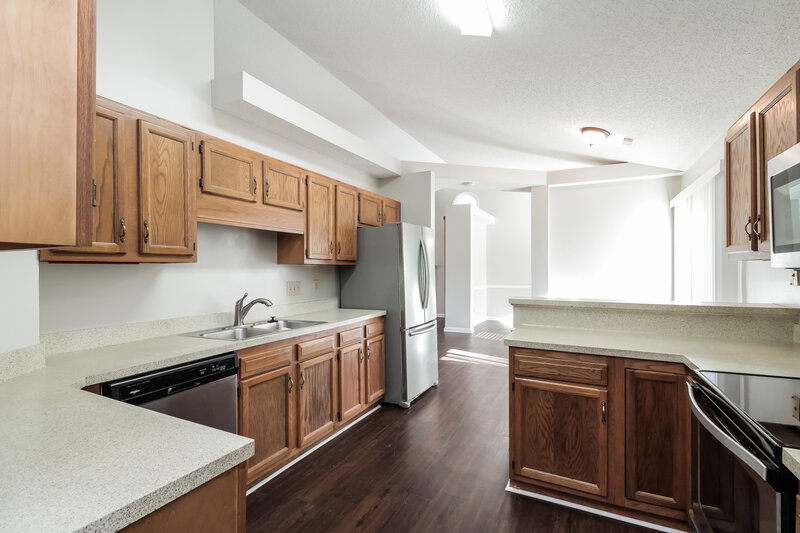 1,760/Mo, 2424 Torrington Ln Charlotte, NC 28262 Kitchen View 2