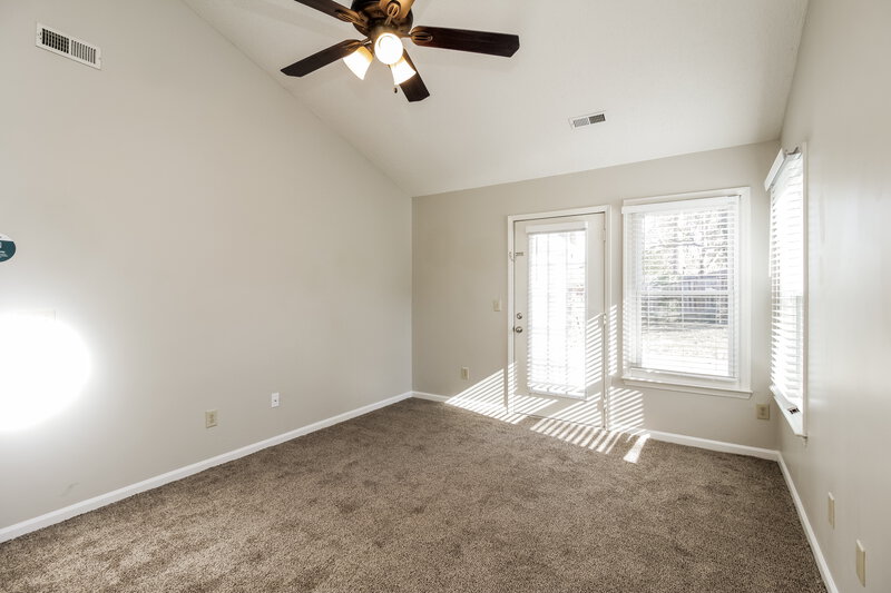 1,760/Mo, 2424 Torrington Ln Charlotte, NC 28262 Main Bedroom View 2