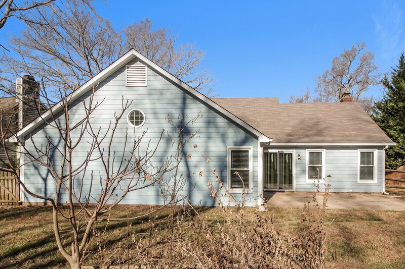 1,760/Mo, 2424 Torrington Ln Charlotte, NC 28262 Rear View