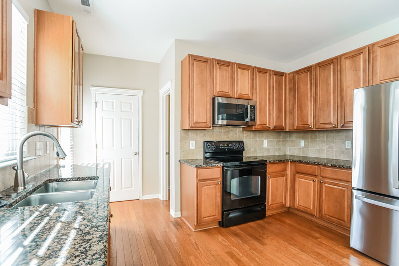 3,580/Mo, 16112 Raptor Ct Charlotte, NC 28278 Kitchen View 2
