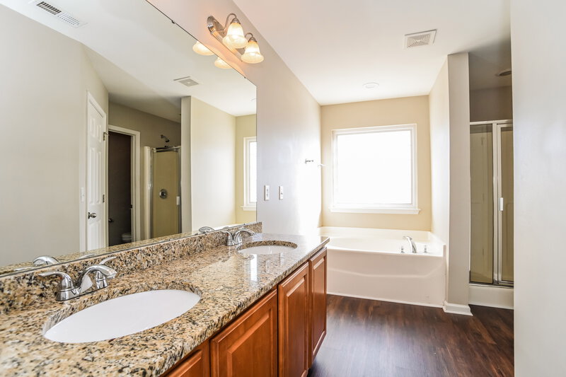 3,580/Mo, 16112 Raptor Ct Charlotte, NC 28278 Main Bathroom View