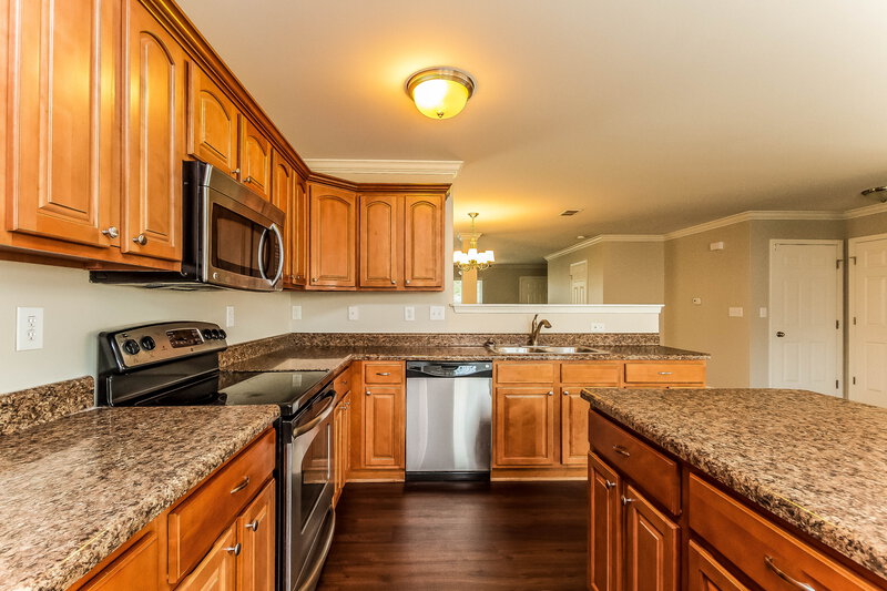 2,025/Mo, 1120 Black Diamond Dr Dallas, NC 28034 Kitchen View