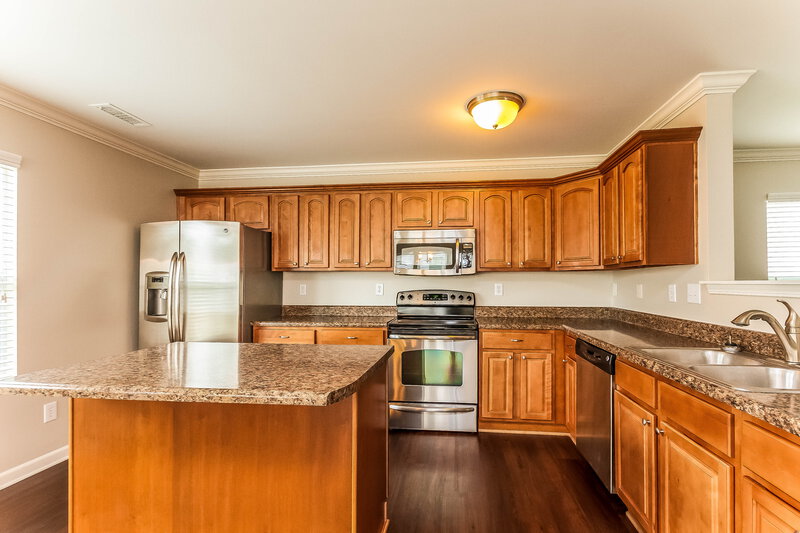 2,025/Mo, 1120 Black Diamond Dr Dallas, NC 28034 Kitchen View 2