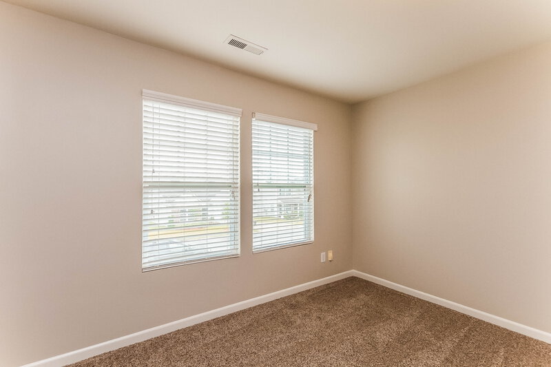 2,025/Mo, 1120 Black Diamond Dr Dallas, NC 28034 Bedroom View 3