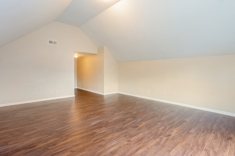 0/Mo, 7103 Fox Point Dr Charlotte, NC 28269 Living Room View 2