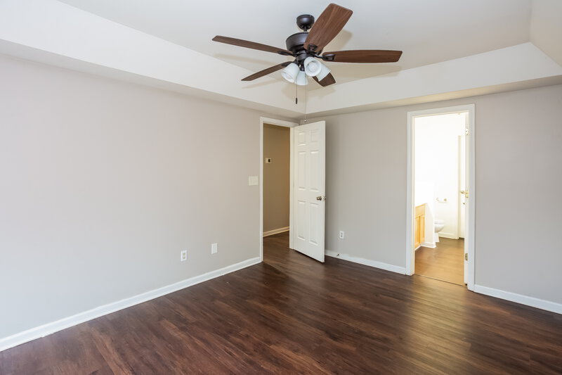 0/Mo, 7103 Fox Point Dr Charlotte, NC 28269 Main Bedroom View 2