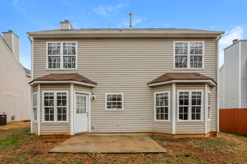 0/Mo, 7103 Fox Point Dr Charlotte, NC 28269 Rear View