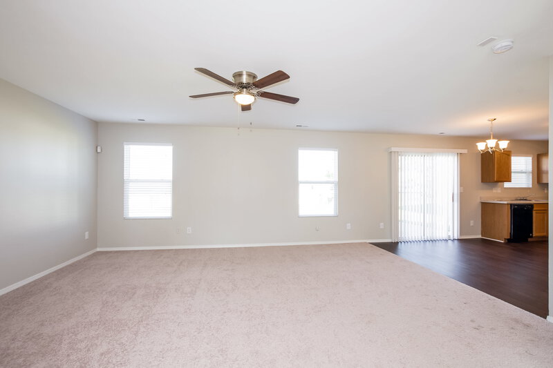 2,260/Mo, 8118 Rosberg Ln Charlotte, NC 28216 Living Room View 3