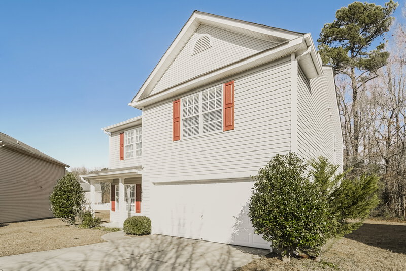 2,010/Mo, 1761 Harland St Charlotte, NC 28216 Front View