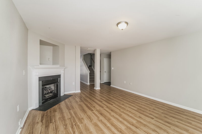 2,010/Mo, 1761 Harland St Charlotte, NC 28216 Living Room View 2