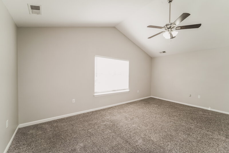 2,010/Mo, 1761 Harland St Charlotte, NC 28216 Main Bedroom View