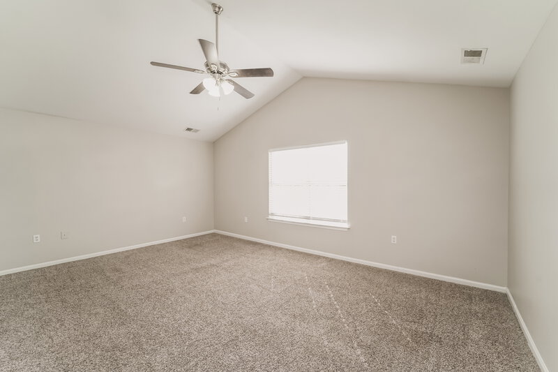 2,010/Mo, 1761 Harland St Charlotte, NC 28216 Main Bedroom View 2