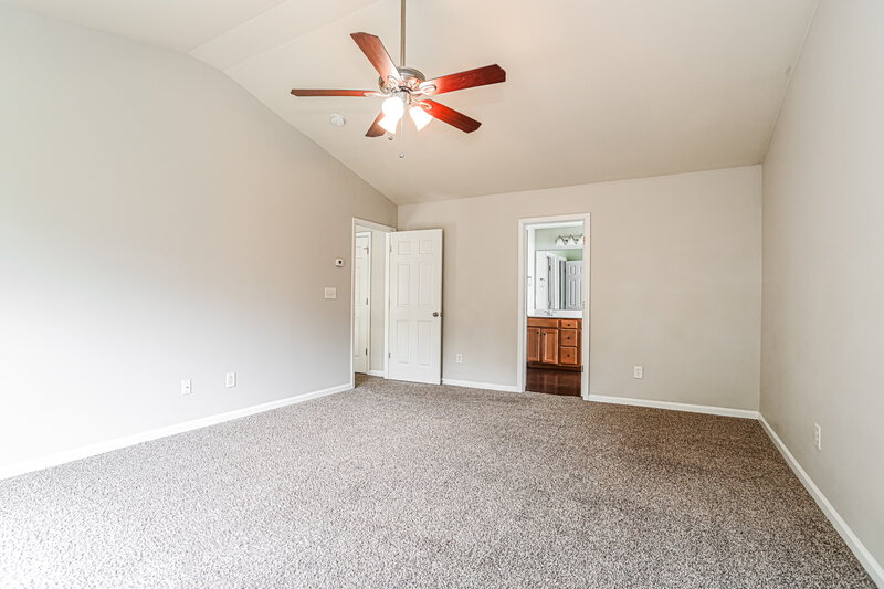 2,340/Mo, 12201 Palomar Dr Huntersville, NC 28078 Main Bedroom View 2