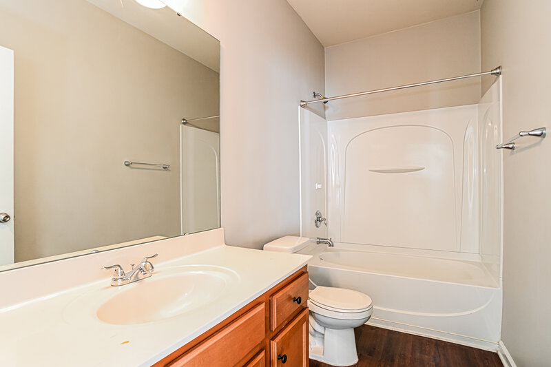 2,340/Mo, 12201 Palomar Dr Huntersville, NC 28078 Bathroom View 2