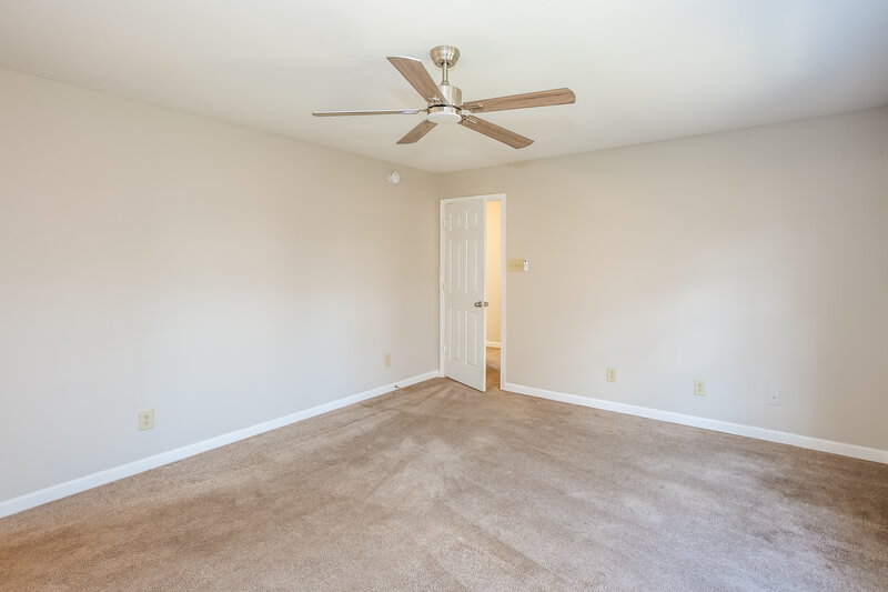 1,810/Mo, 8804 Old Potters Rd Charlotte, NC 28269 Main Bedroom View