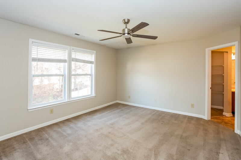 1,810/Mo, 8804 Old Potters Rd Charlotte, NC 28269 Main Bedroom View 2