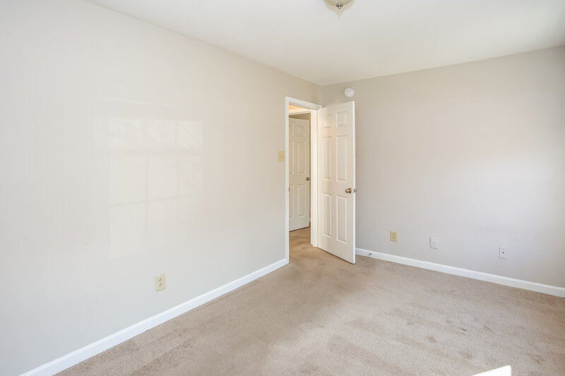 1,810/Mo, 8804 Old Potters Rd Charlotte, NC 28269 Bedroom View 2