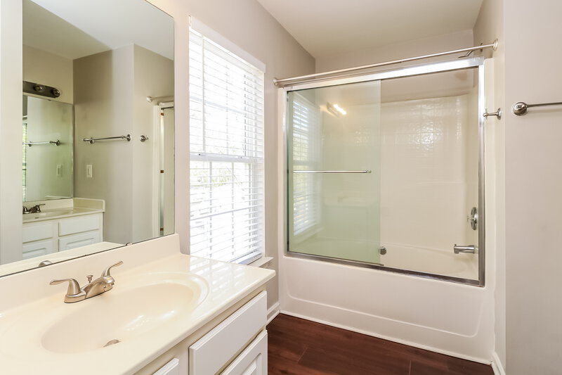 1,900/Mo, 9240 Ducati Ln Cornelius, NC 28031 Main Bathroom View