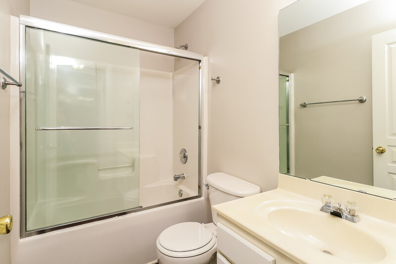 1,900/Mo, 9240 Ducati Ln Cornelius, NC 28031 Bathroom View