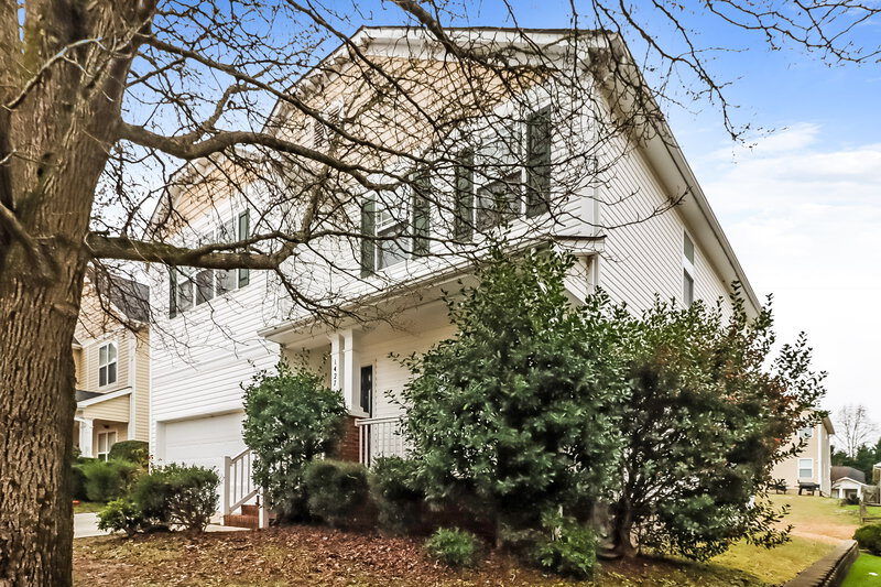 2,130/Mo, 1427 Ladora Dr Charlotte, NC 28262 Front View 2